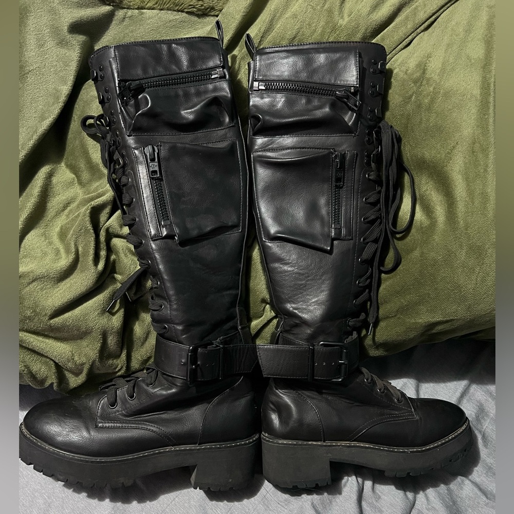 Current Mood Obsidian Pocket Boots Size 9